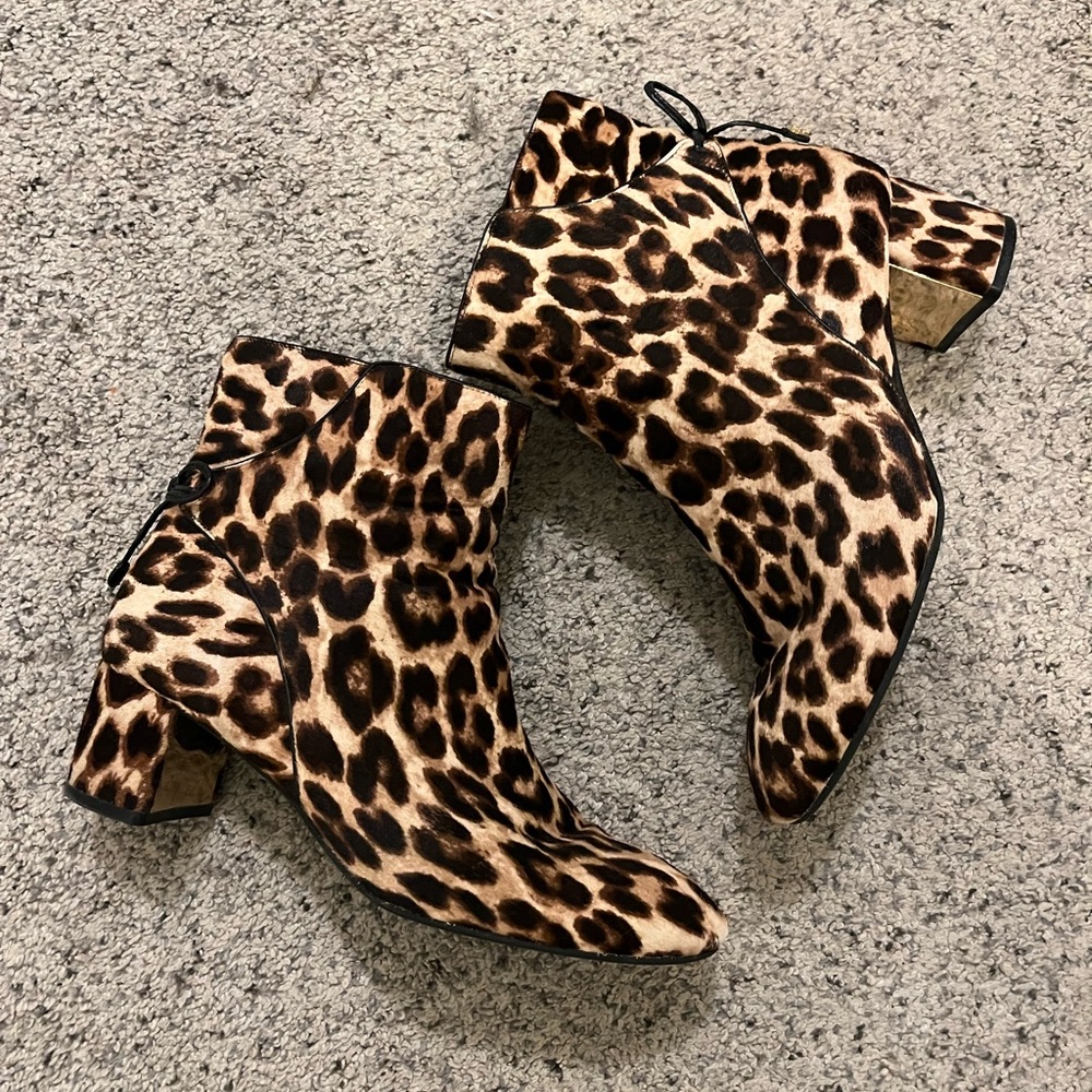 Tory Burch booties in leopard print calf hair